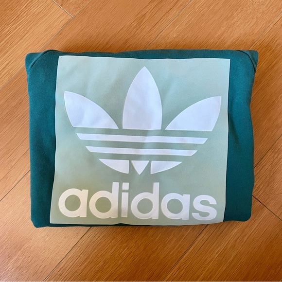 Adidas Originals Women Long Sleeve Crew Sweatshirt - Picture 2 of 4